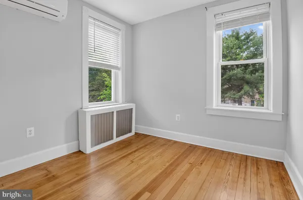 $3,400 | 747 Kentucky Avenue Southeast, Washington, DC 20003
