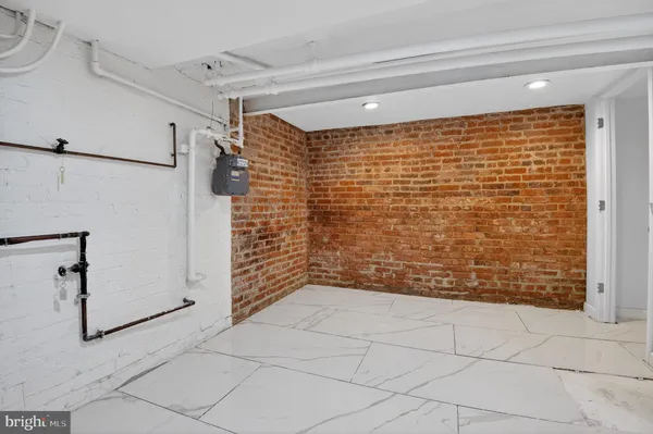 $3,400 | 747 Kentucky Avenue Southeast, Washington, DC 20003