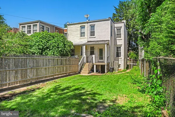 $3,400 | 747 Kentucky Avenue Southeast, Washington, DC 20003