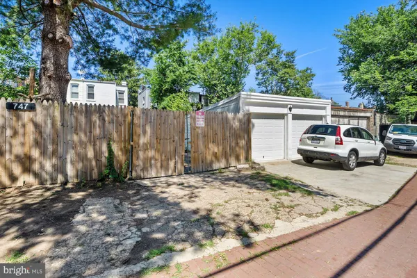 $3,400 | 747 Kentucky Avenue Southeast, Washington, DC 20003