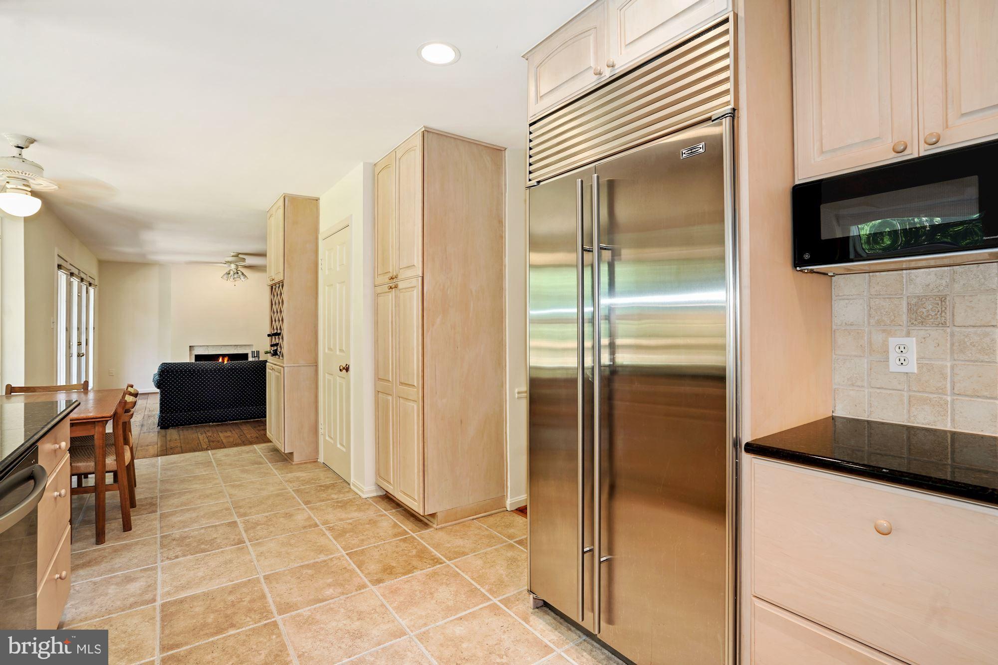 516 Springvale Road Great Falls, VA 22066 - Photo 13 of 44 Sub-Zero Refrigerator