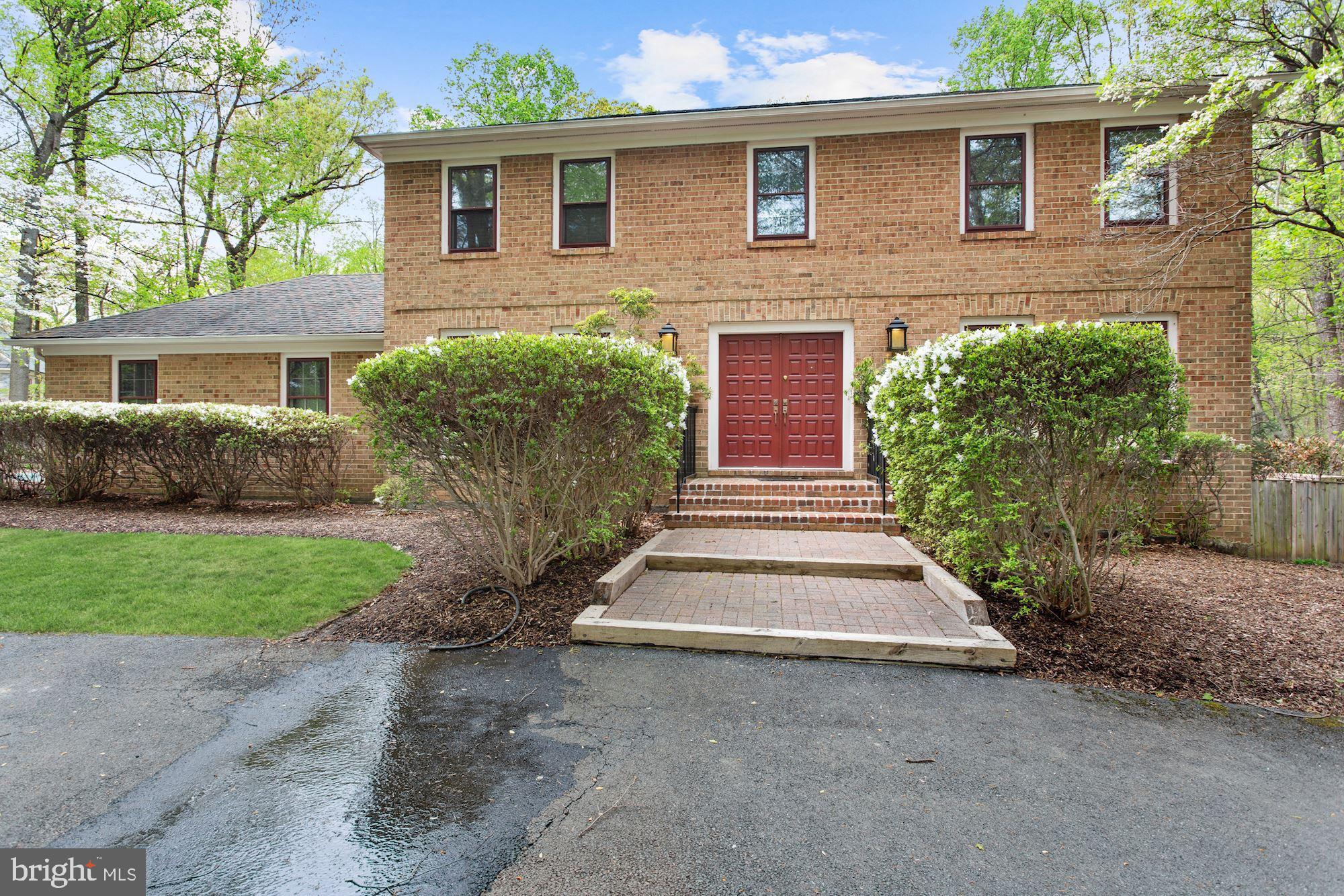 516 Springvale Road Great Falls, VA 22066 - Photo 3 of 44 Exterior