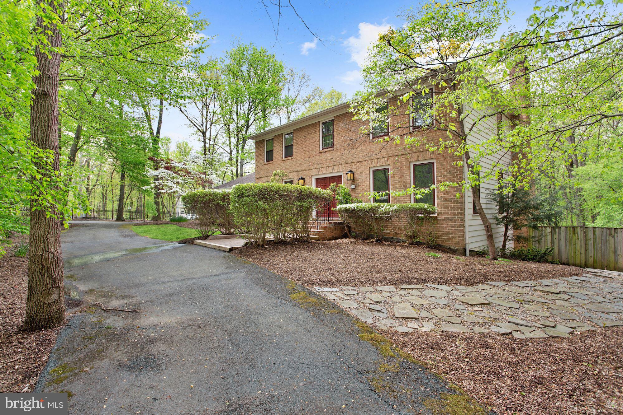516 Springvale Road Great Falls, VA 22066 - Photo 4 of 44 Exterior