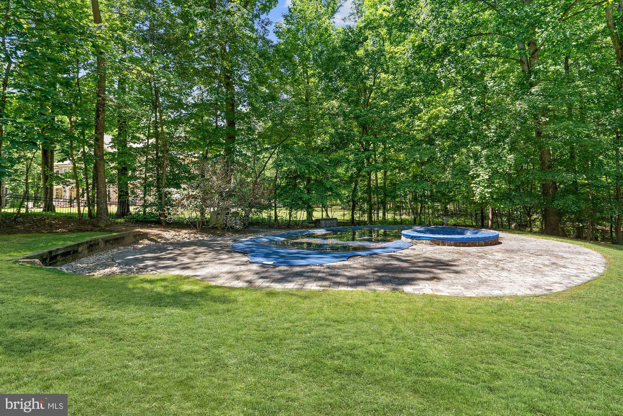 516 Springvale Road Great Falls, VA 22066 - Photo 39 of 44 Private pool