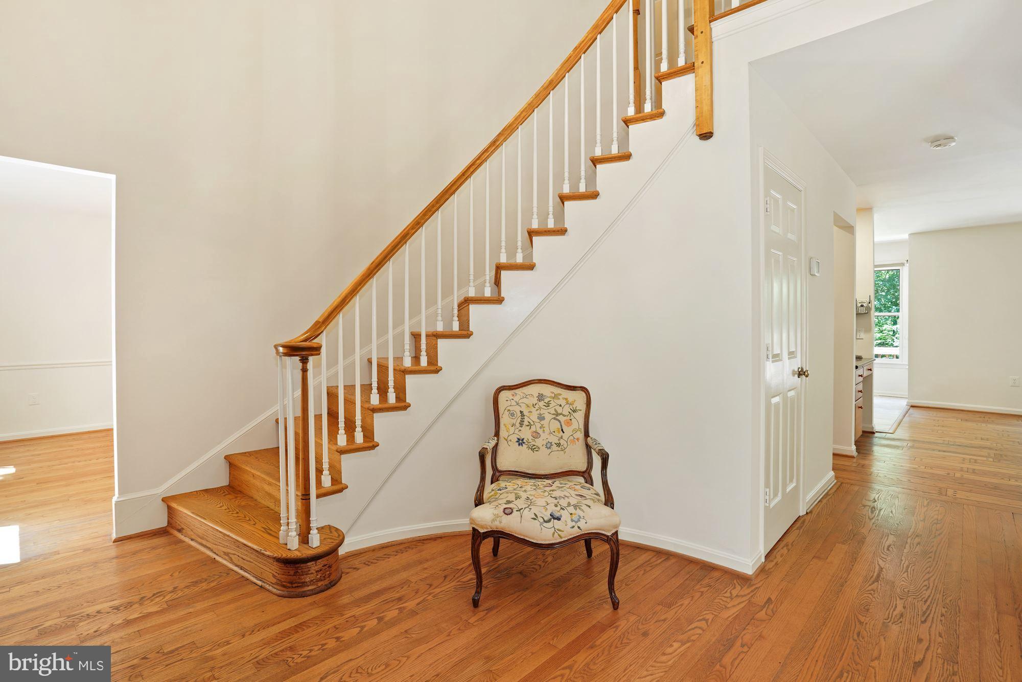 516 Springvale Road Great Falls, VA 22066 - Photo 5 of 44 Foyer with curved staircase