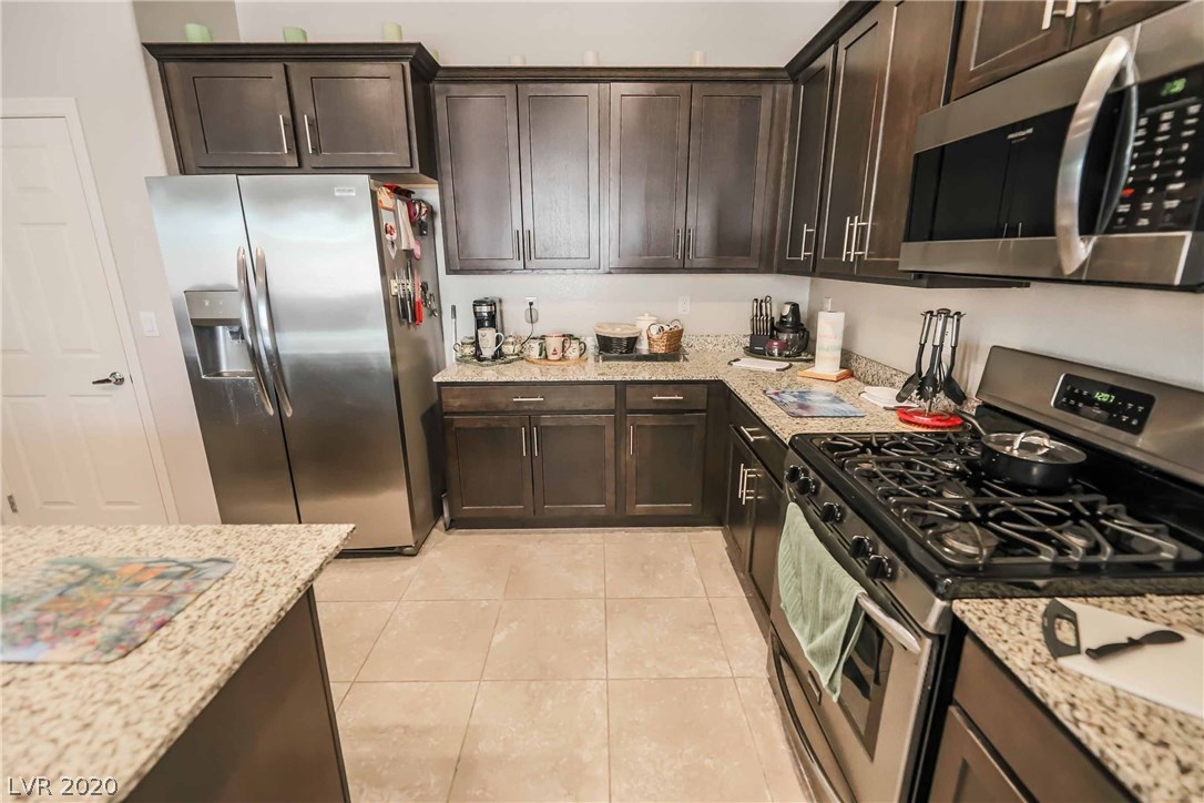 72 Kaku Ridge Way Las Vegas, NV 89183 - Photo 8 of 42 Gallery Image 8