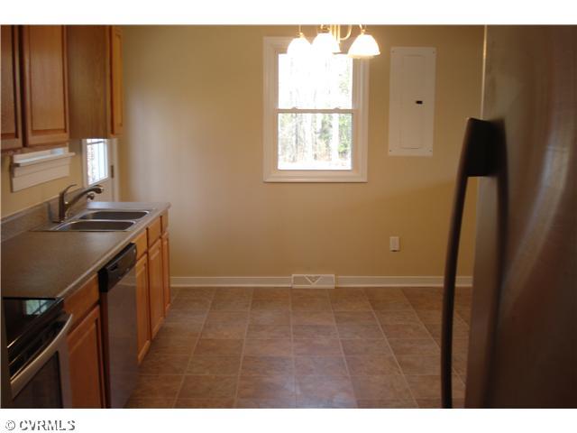 12500 Bundle Road Chesterfield, VA 23838 - Photo 3 of 11 Kitchen