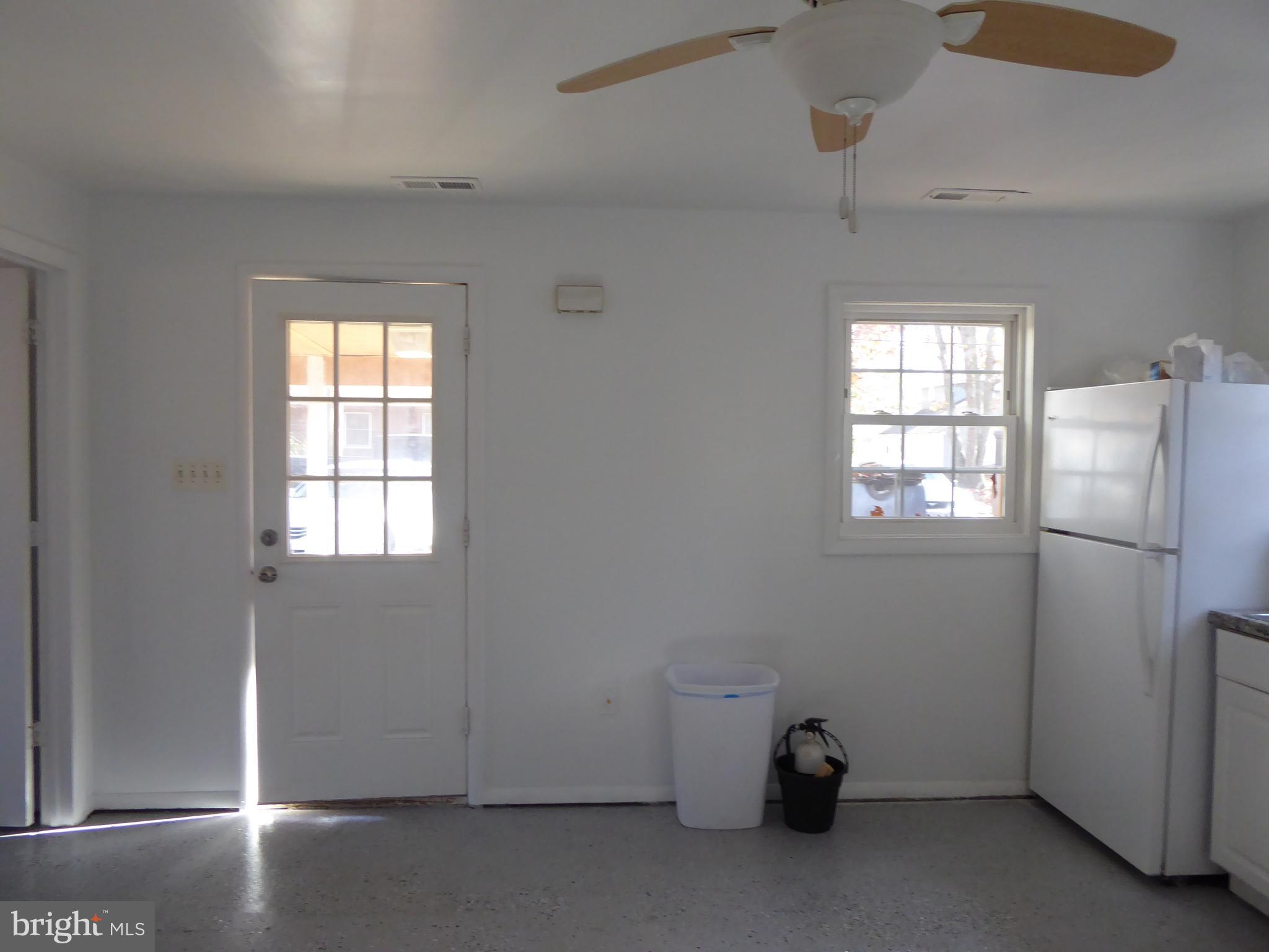 133 Robin Road Millville, NJ 08332 - Photo 3 of 13