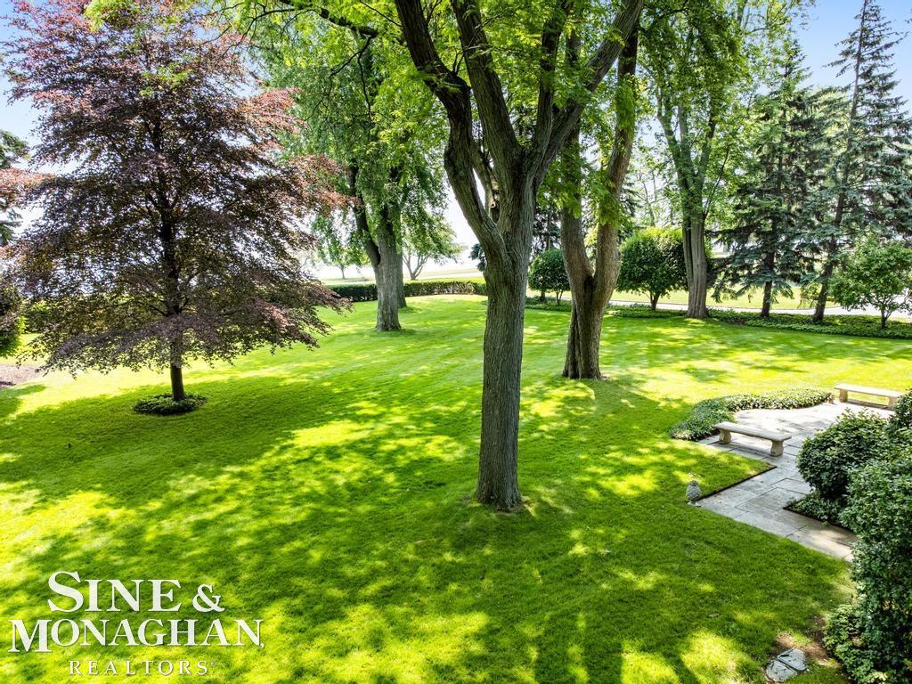 681 Lake Shore Road Grosse Pointe, MI 48236 - Photo 47 of 75 50114891-46.JPG