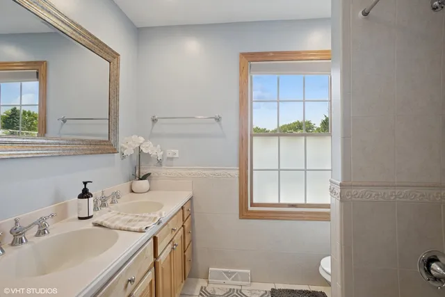 $649,990 | 523 North Ela Road, Barrington, IL 60010