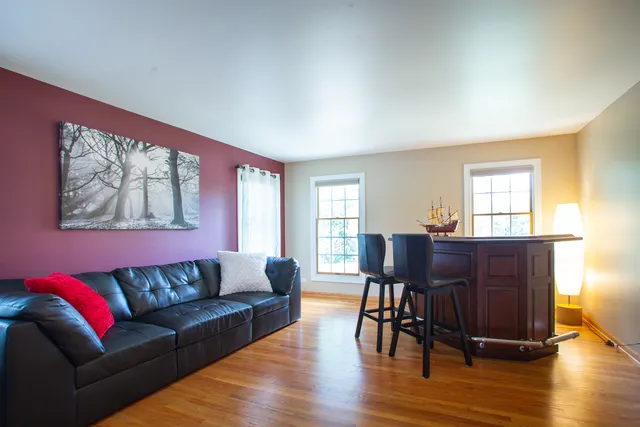 $649,990 | 523 North Ela Road, Barrington, IL 60010