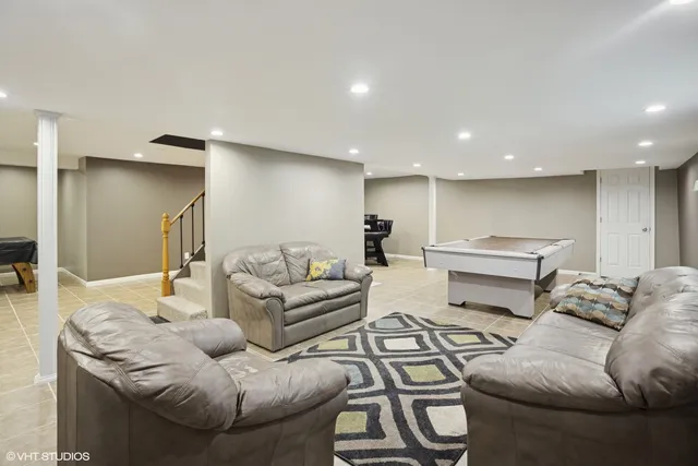 $649,990 | 523 North Ela Road, Barrington, IL 60010