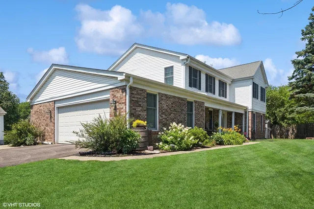 $649,990 | 523 North Ela Road, Barrington, IL 60010