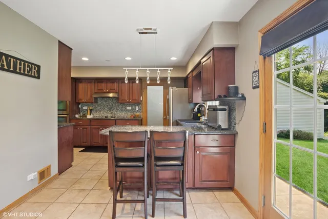 $649,990 | 523 North Ela Road, Barrington, IL 60010