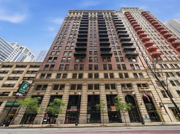 $369,500 | 212 West Washington Street, Unit 1707, Chicago, IL 60606