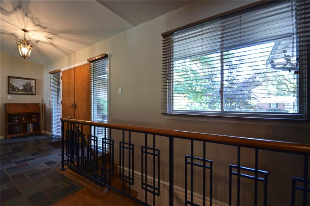622 Alwyne Road Carmel, IN 46032 - Photo 2 of 20 Gallery Image 2