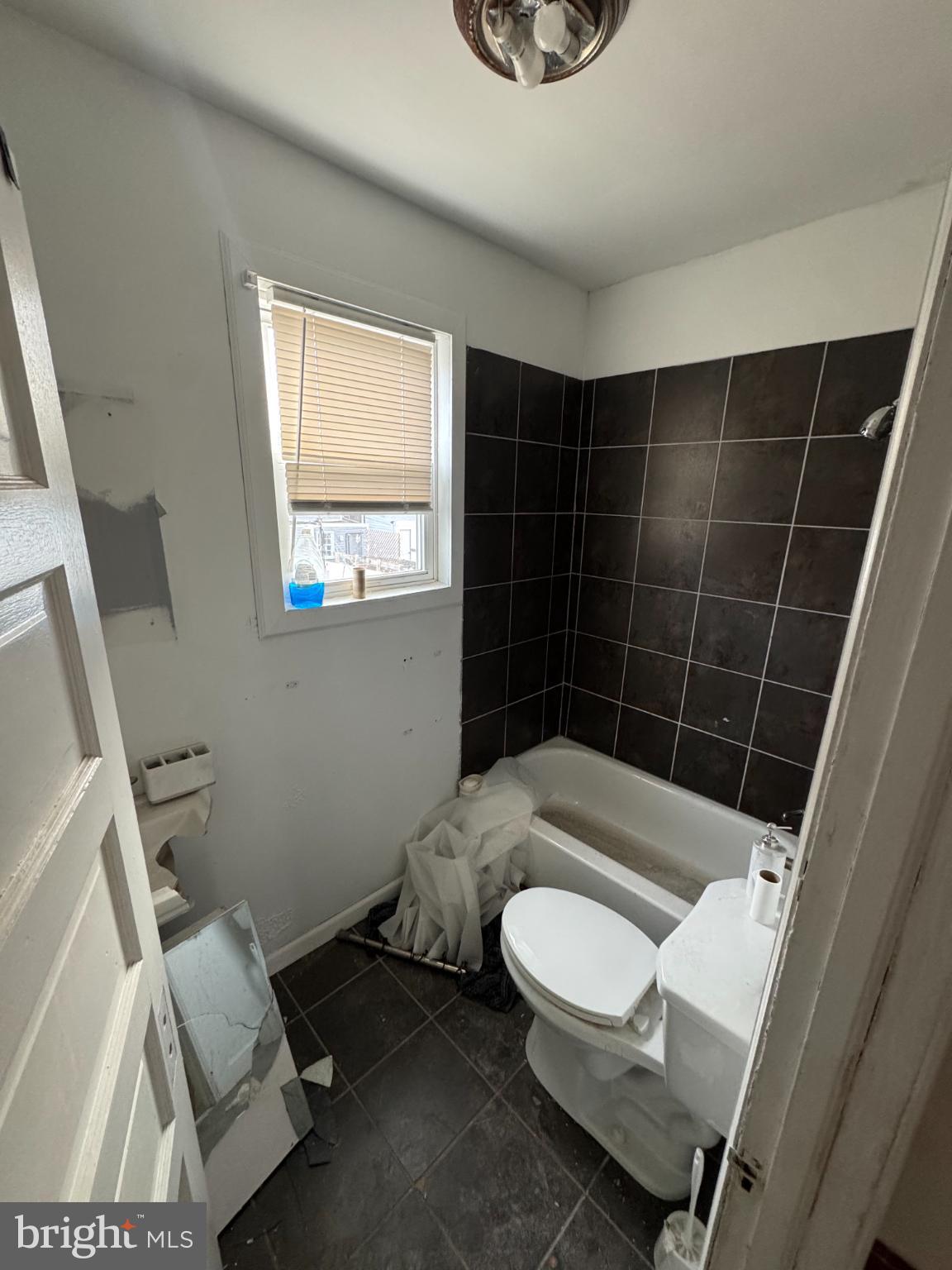 3085 Weikel Street Philadelphia, PA 19134 - Photo 6 of 8