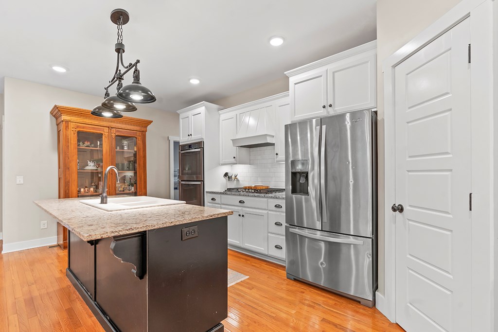 629 Windsor Road Hodges, SC 29653 - Photo 8 of 34