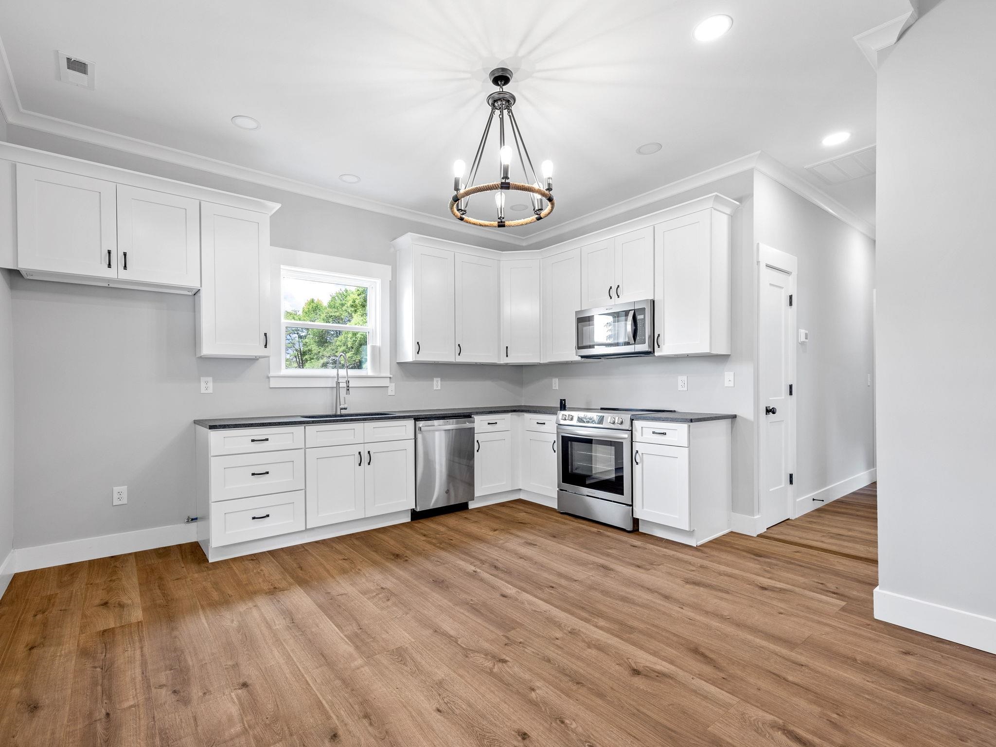 1630 Clement Road Greer, SC 29650 - Photo 11 of 34