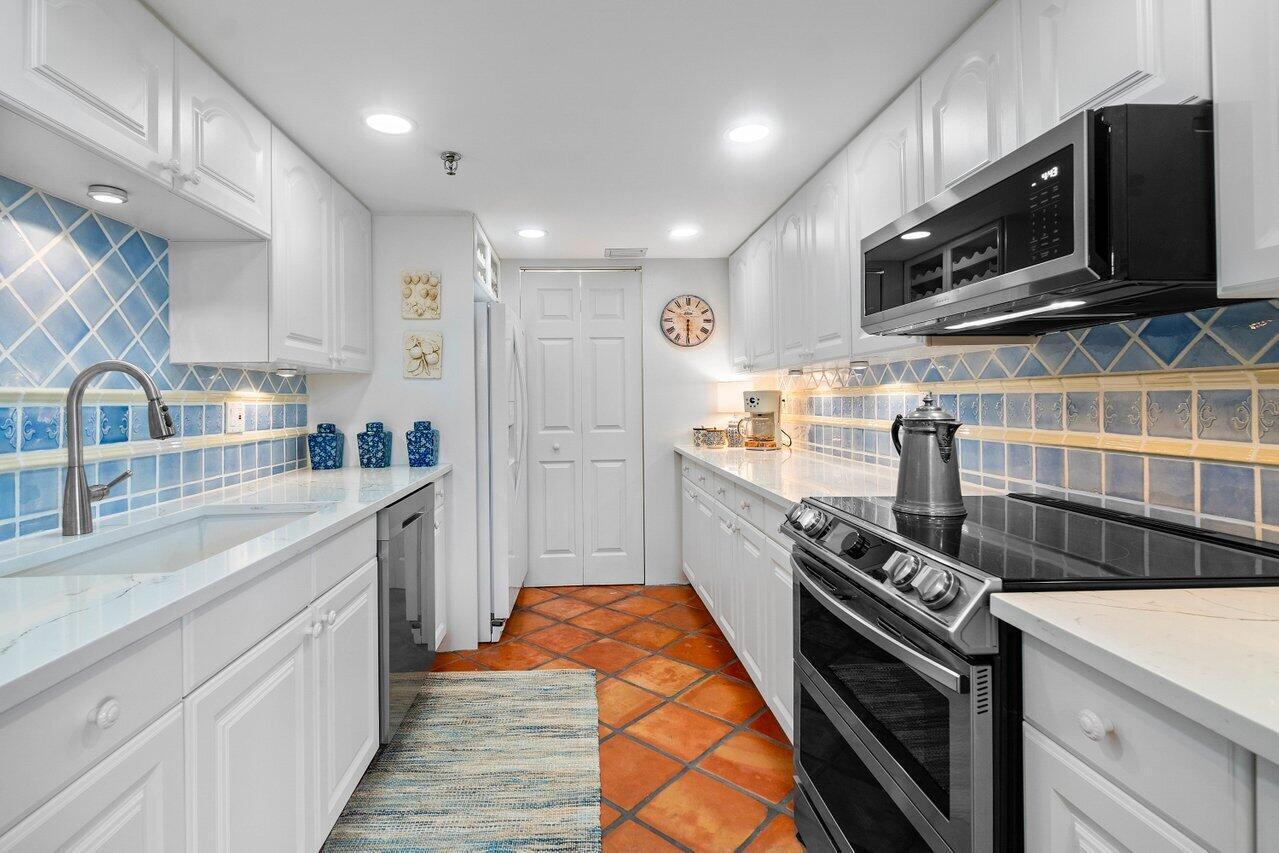 899 Jeffery Street, Unit 3050 Boca Raton, FL 33487 - Photo 9 of 31 014-899JefferyStreet-BocaRaton-FL-33487-