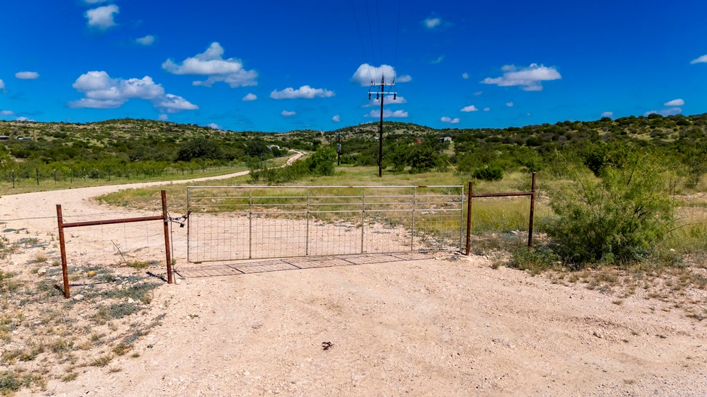 184 Sd 45405 Rocksprings, TX 78880 - Photo 17 of 23