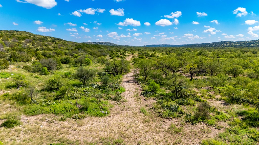 184 Sd 45405 Rocksprings, TX 78880 - Photo 3 of 23