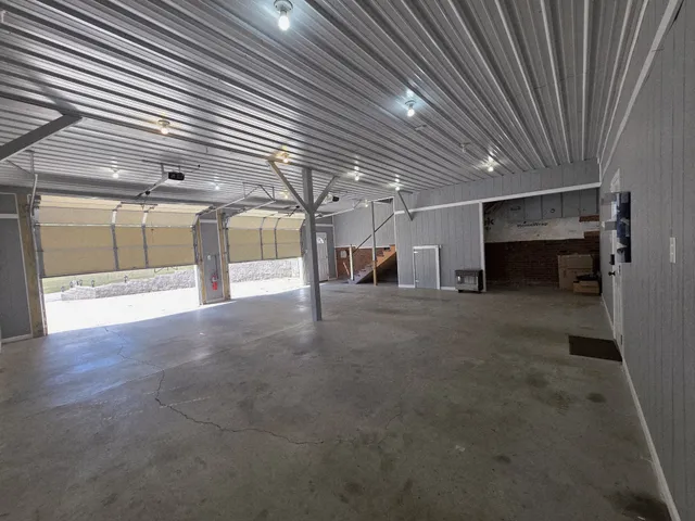 a view of a back yard