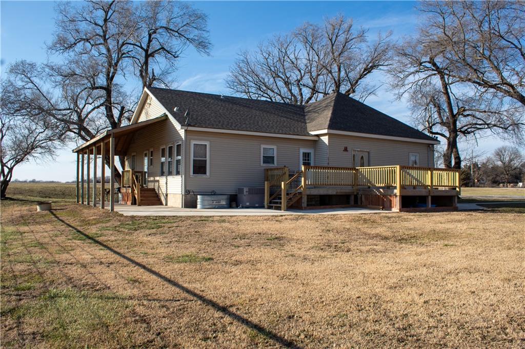 24700 Douglas Road Chanute, KS 66720 - Photo 17 of 59