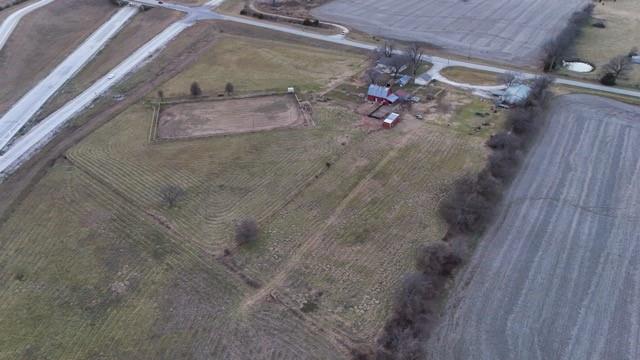 24700 Douglas Road Chanute, KS 66720 - Photo 2 of 59