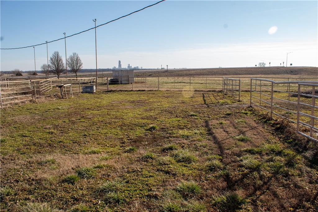 24700 Douglas Road Chanute, KS 66720 - Photo 31 of 59