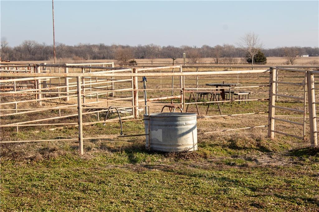 24700 Douglas Road Chanute, KS 66720 - Photo 32 of 59