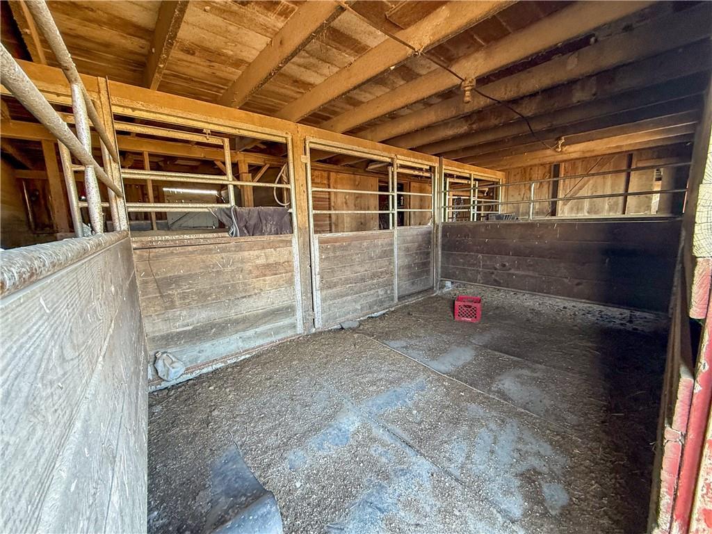 24700 Douglas Road Chanute, KS 66720 - Photo 34 of 59