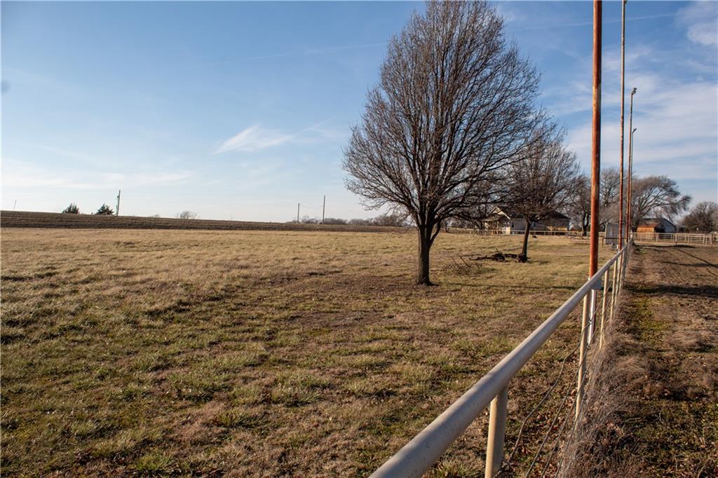 24700 Douglas Road Chanute, KS 66720 - Photo 46 of 59