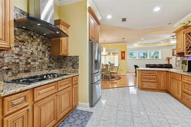 $790,000 | 104 South Kenner Avenue, Westwego, LA 70094