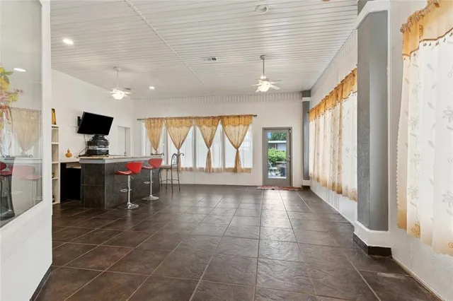 $790,000 | 104 South Kenner Avenue, Westwego, LA 70094