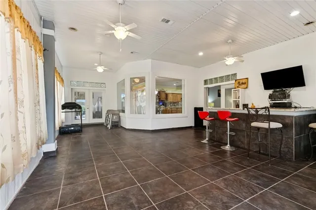 $790,000 | 104 South Kenner Avenue, Westwego, LA 70094