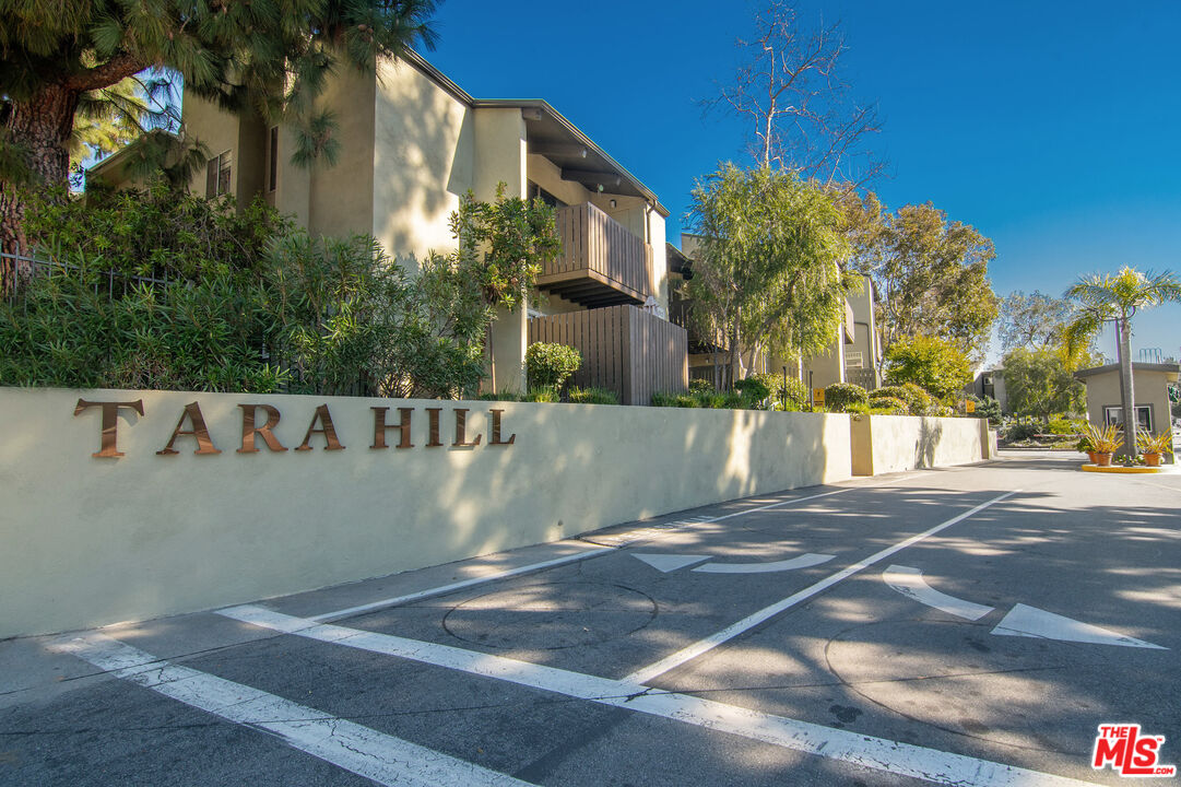 4925 Indian Wood Road, Unit 474 Culver City, CA 90230 - Photo 3 of 36 a view of outdoor space with city view