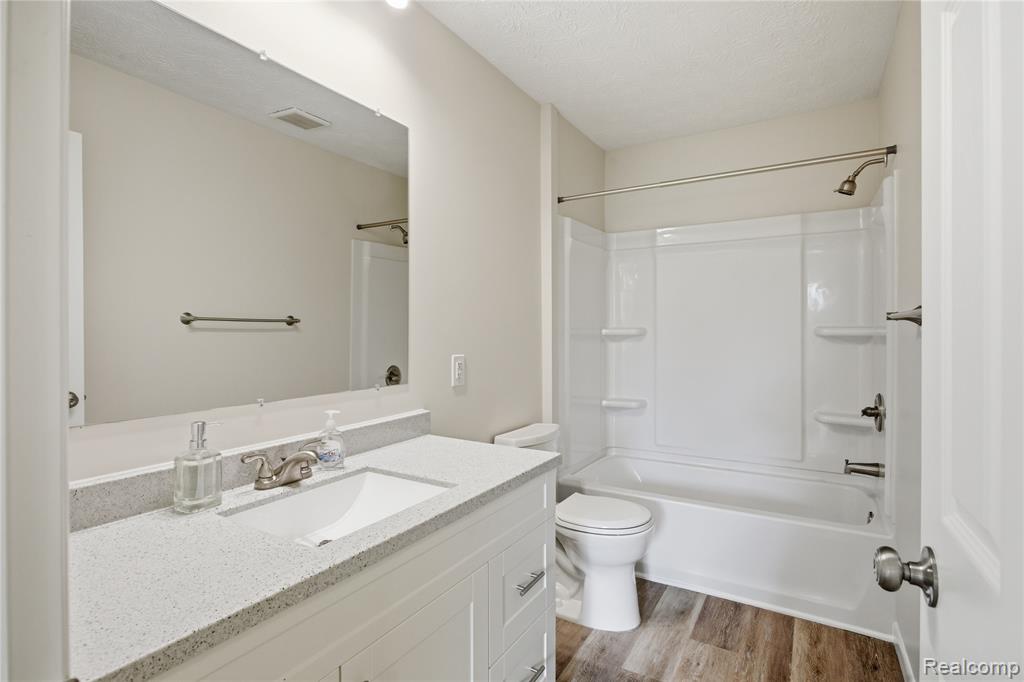 2897 Spring Hill Drive Howell, MI 48843 - Photo 16 of 26
