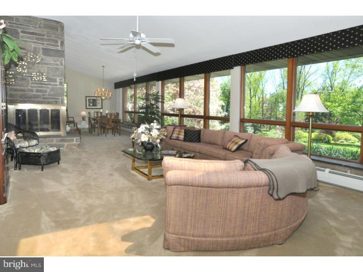 2145 Huntingdon Road Huntingdon Valley, PA 19006 - Photo 4 of 25 Living Room