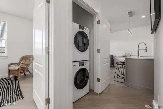 a view of living room washer and dryer