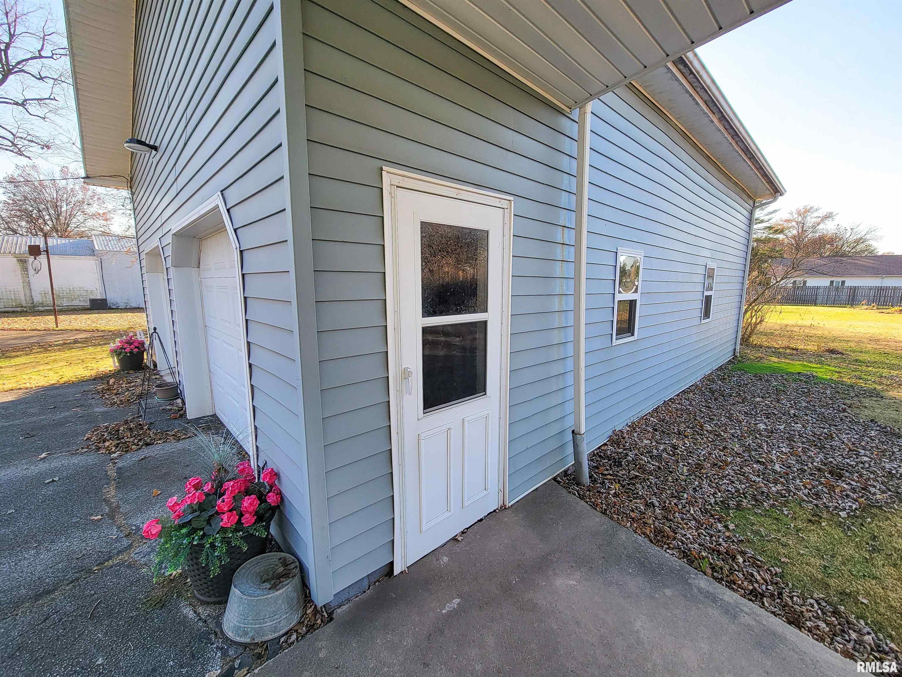 619 North Olive Road Flora, IL 62839 - Photo 39 of 78 Gallery Image 39
