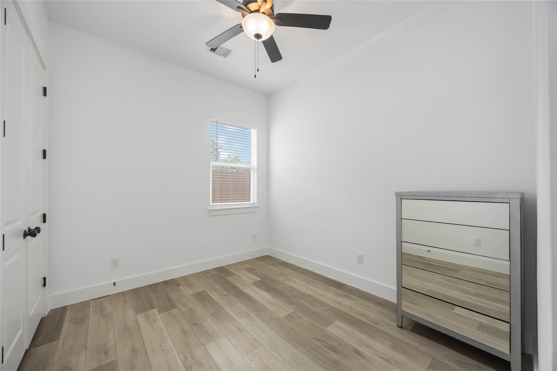 8508 Wileyvale Road, Unit B Houston, TX 77016 - Photo 12 of 23 Secondary bedroom