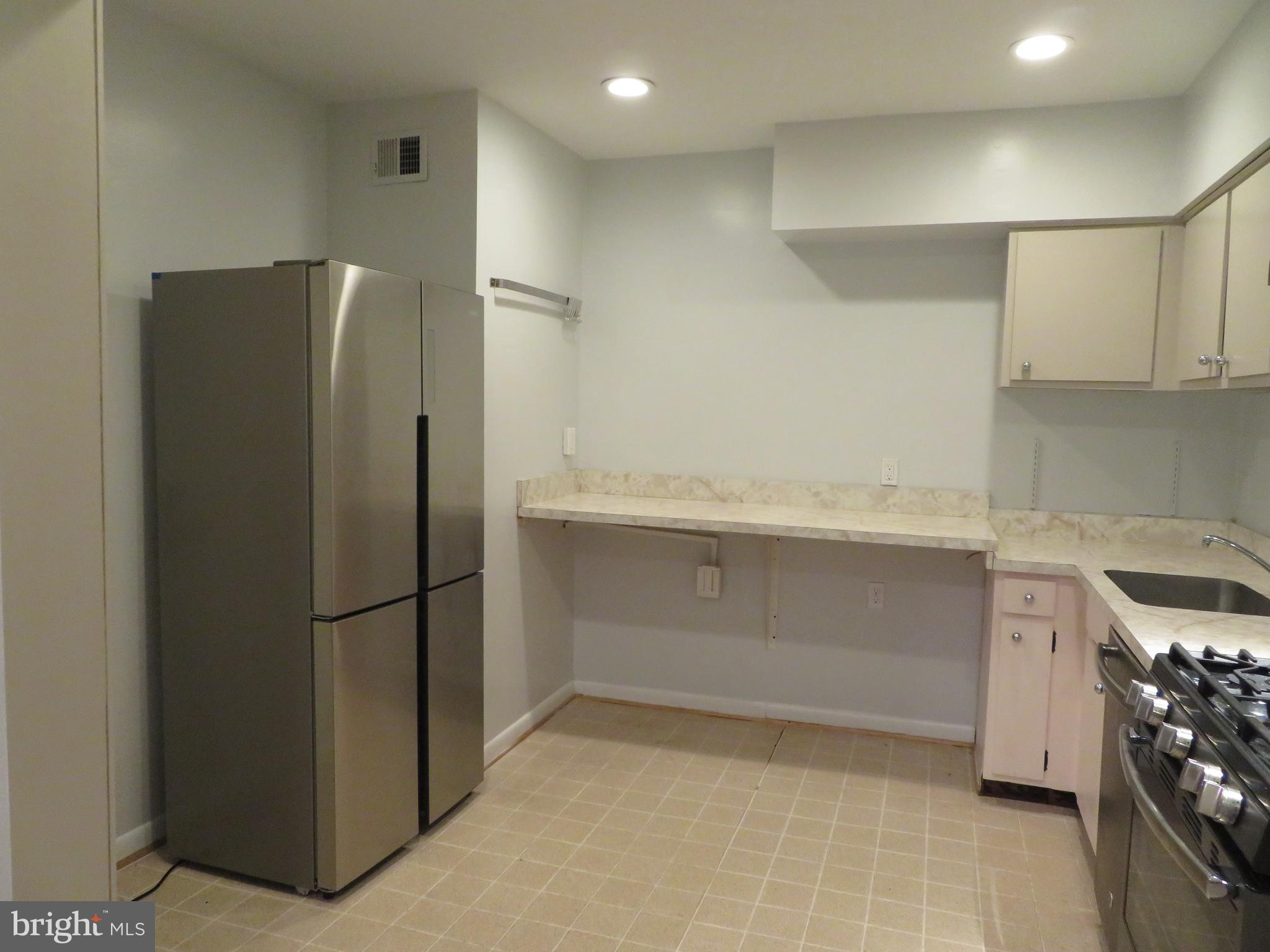 12 Cross Keys Road, Unit 12F Baltimore, MD 21210 - Photo 10 of 42 Newer appliances in Kitchen