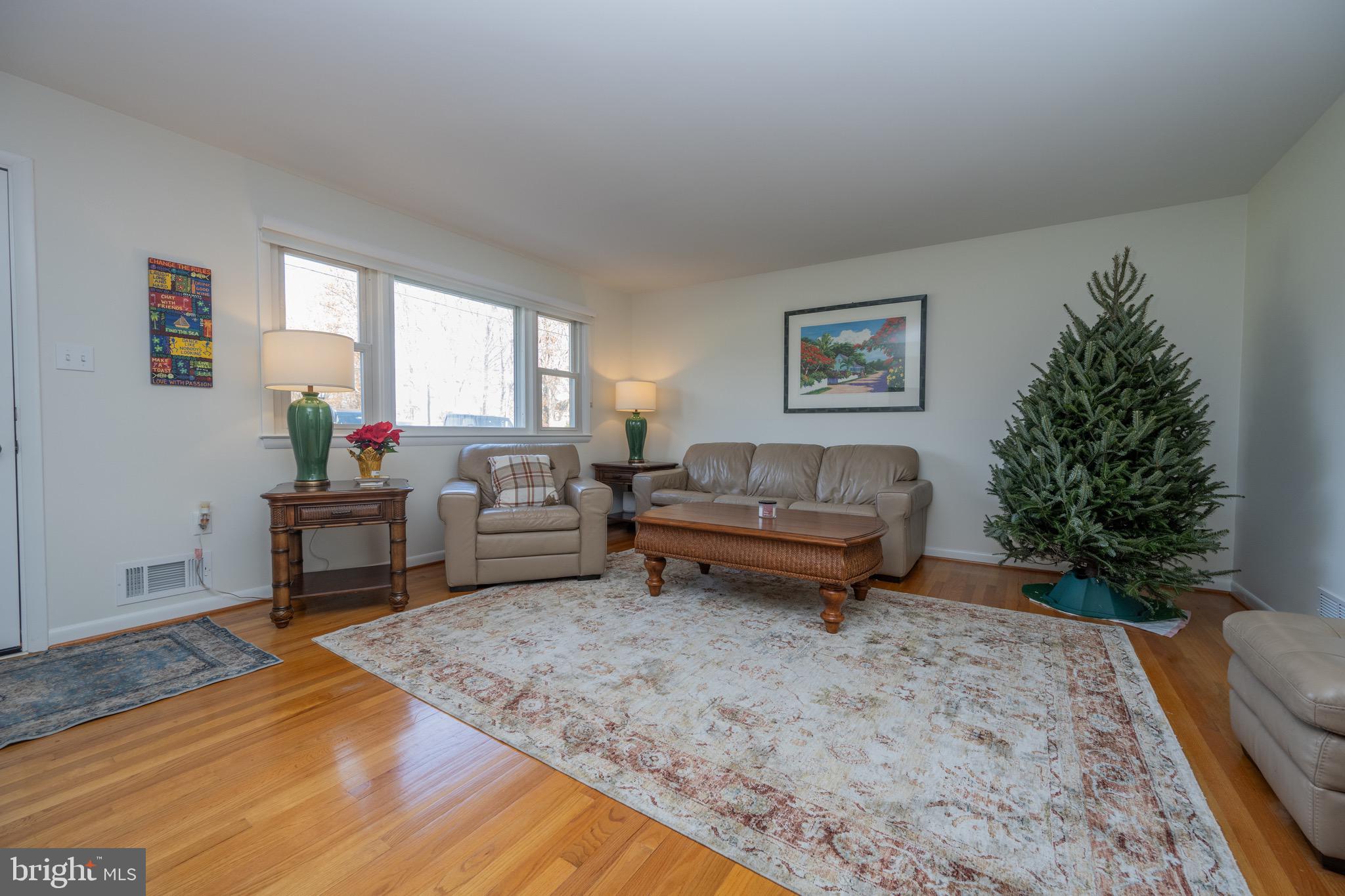 10513 Gorman Road Laurel, MD 20723 - Photo 2 of 36 Living room