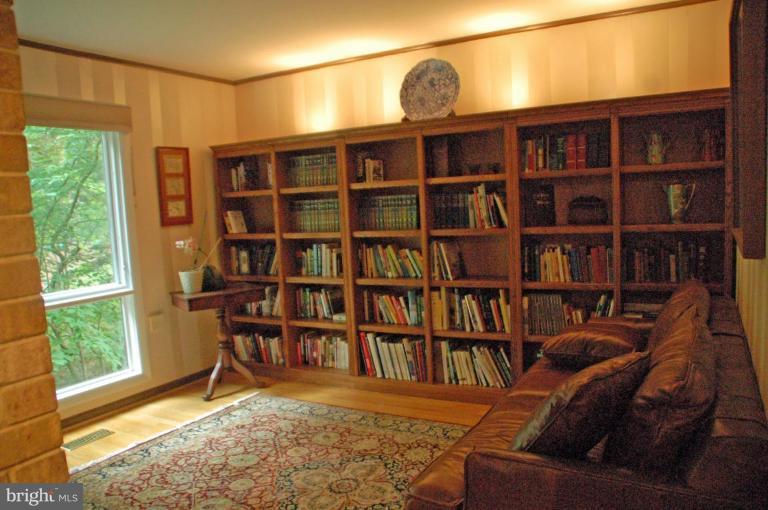 1315 Westhills Lane Reston, VA 20190 - Photo 11 of 30 Library