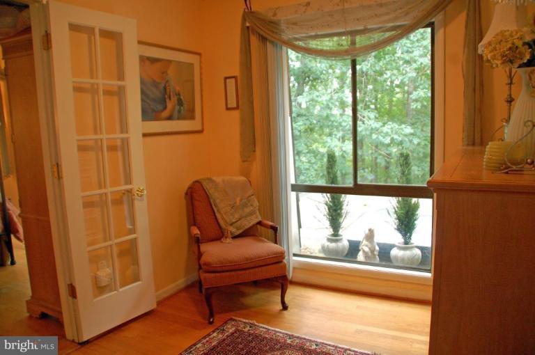 1315 Westhills Lane Reston, VA 20190 - Photo 20 of 30 Sitting Room