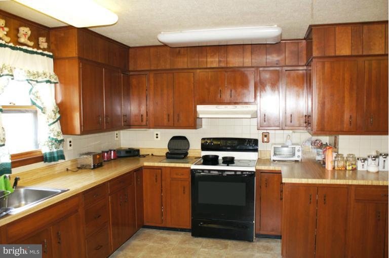 1237 Sleepy Hollow Road Severn, MD 21144 - Photo 18 of 24 Kitchen
