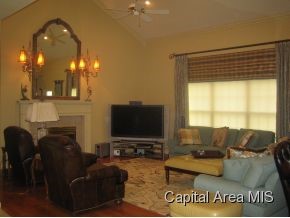 2524 Woodfield Road Springfield, IL 62711 - Photo 3 of 23