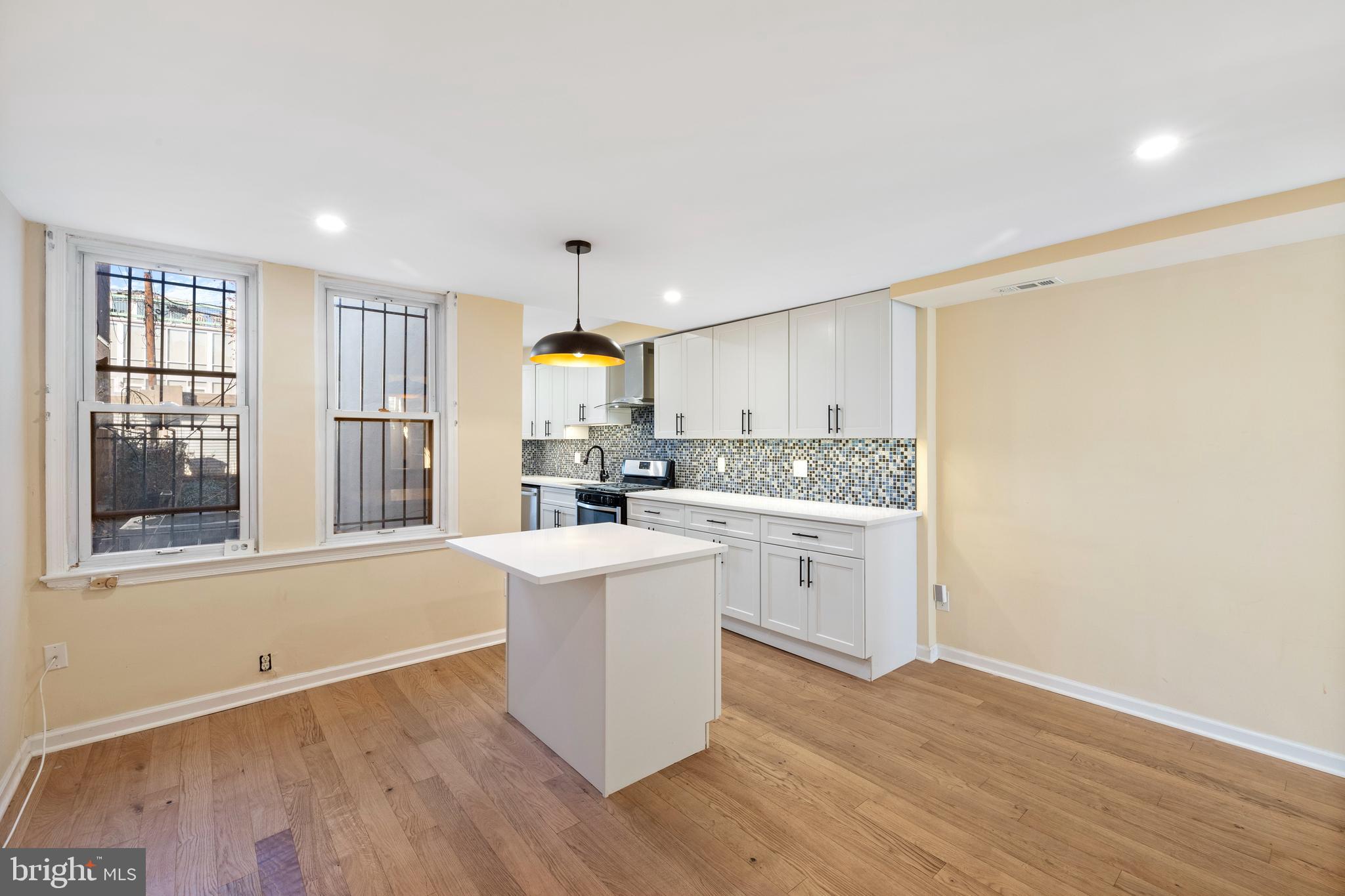 425 1/2 Ridge Street Northwest Washington, DC 20001 - Photo 5 of 31