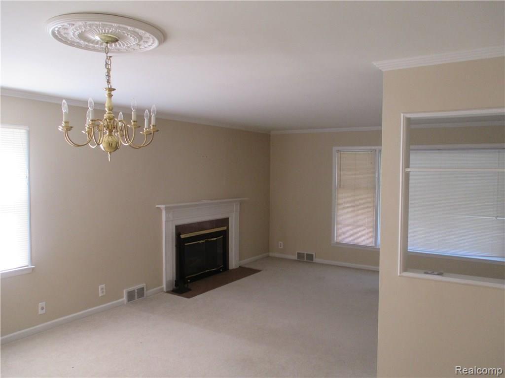 840 Harcourt Road Grosse Pointe, MI 48230 - Photo 8 of 27 IMG_2387.JPG